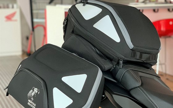 CB 650R mit Koffern von Hepco und Becker - Bild 3