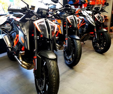 KTM 1290 Super Duke R nur noch wenige verfügbar!! KTM 1290 Super Duke R nur noch wenige verfügbar!!