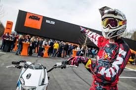 Erleben Sie bei einem virtuellen Rundgang den KTM Walzer Flagshipstore in Spielberg