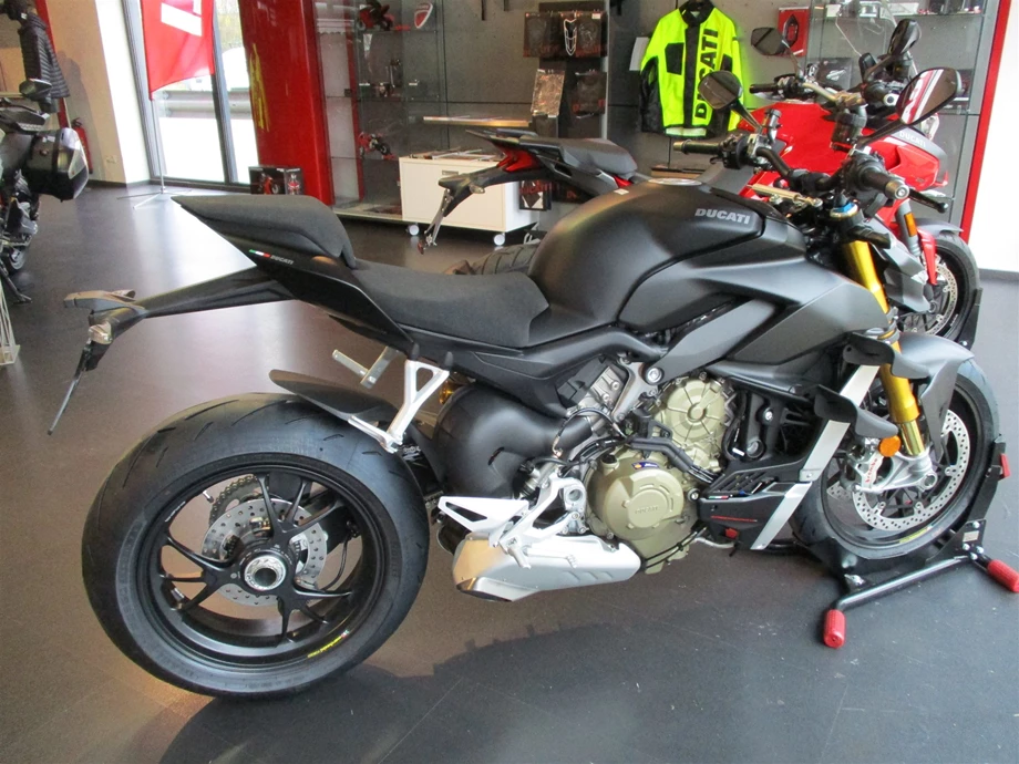DUCATI NEWS: Ducati Streetfighter V4 S 2021 in Dark Stealth und mit Euro5  Bild 2: DUCATI NEWS: Ducati Streetfighter V4 S 2021 in Dark Stealth und mit Euro5