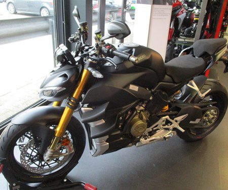 DUCATI NEWS: Ducati Streetfighter V4 S 2021 in Dark Stealth und mit Euro5 