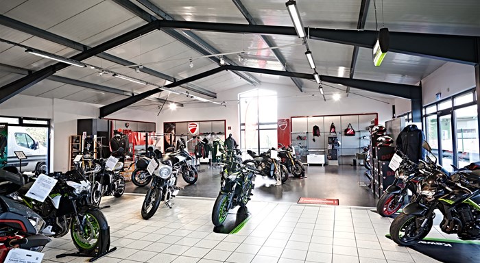 WIR KAUFEN DEIN AUTO & MOTORRAD ! Bar-Ankauf aller Marken - JETZT !