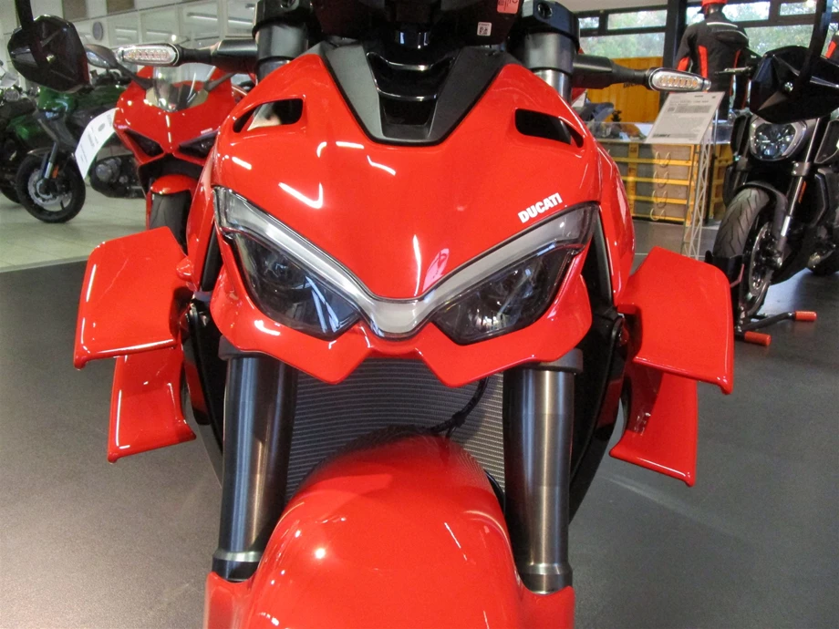 DUCATI STREETFIGHTER V4 - EDIZIONE ROSSO made by Team Wahlers Bild 10: DUCATI STREETFIGHTER V4 - EDIZIONE ROSSO made by Team Wahlers