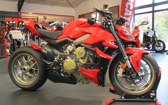 DUCATI STREETFIGHTER V4 - EDIZIONE ROSSO made by Team Wahlers - Bild 11