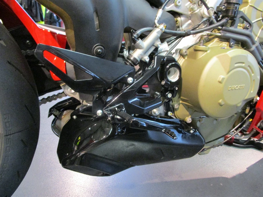 DUCATI STREETFIGHTER V4 - EDIZIONE ROSSO made by Team Wahlers Bild 8: DUCATI STREETFIGHTER V4 - EDIZIONE ROSSO made by Team Wahlers