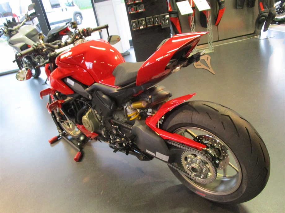 DUCATI STREETFIGHTER V4 - EDIZIONE ROSSO made by Team Wahlers Bild 17: DUCATI STREETFIGHTER V4 - EDIZIONE ROSSO made by Team Wahlers