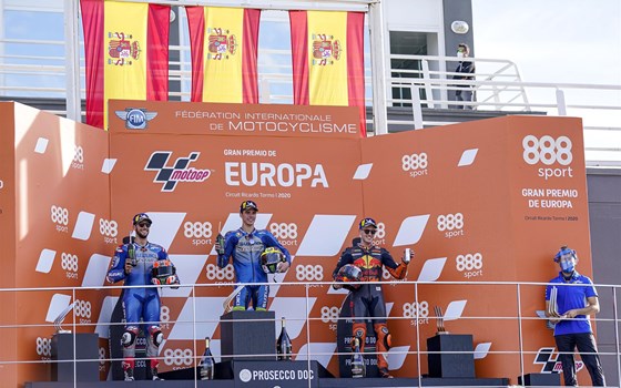 EMPHATIC DOUBLE VICTORY FOR SUZUKI AS MIR TAKES DEBUT WIN  - Bild 3