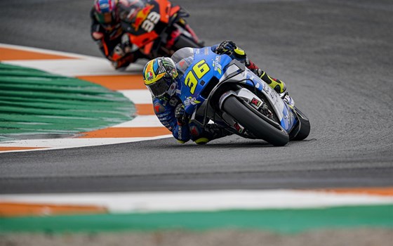 EMPHATIC DOUBLE VICTORY FOR SUZUKI AS MIR TAKES DEBUT WIN  - Bild 4