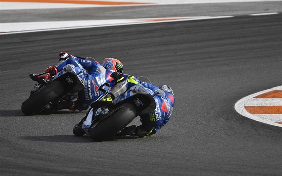 EMPHATIC DOUBLE VICTORY FOR SUZUKI AS MIR TAKES DEBUT WIN  - Bild 6