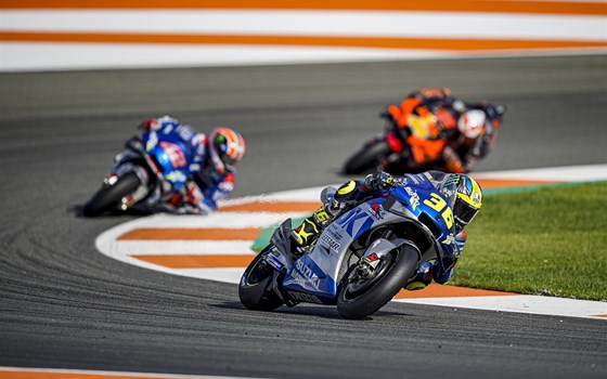 EMPHATIC DOUBLE VICTORY FOR SUZUKI AS MIR TAKES DEBUT WIN  - Bild 8