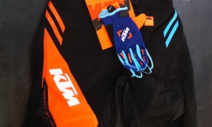 KTM Motocross Kids Kleidung neu eingetroffen !!