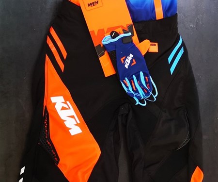 KTM Motocross Kids Kleidung neu eingetroffen !!