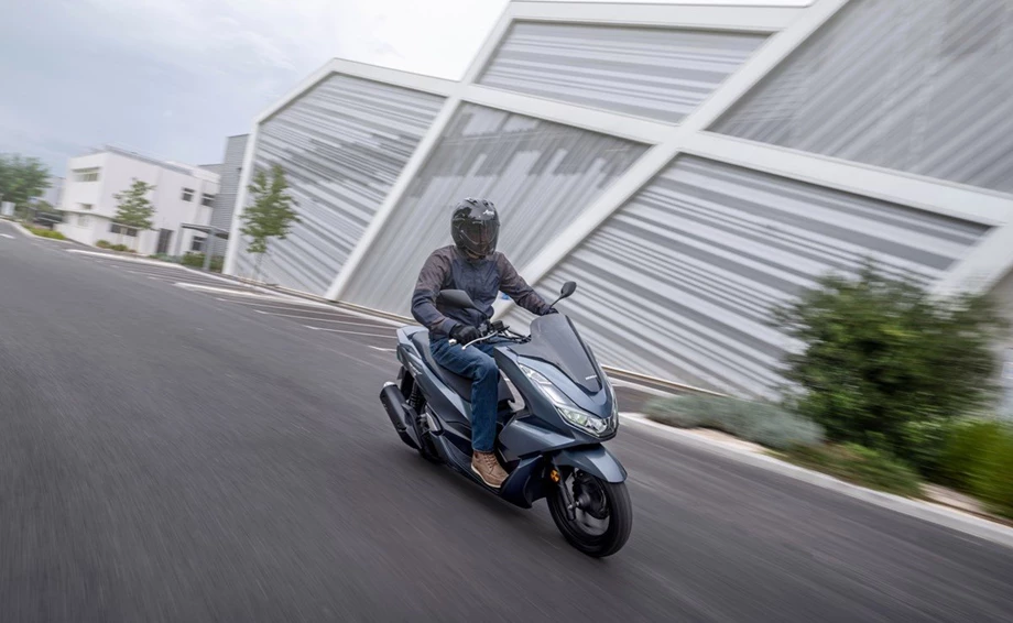 HONDA SEMMLER - 2021er PCX 125 ! NEU ! Bild 2: HONDA SEMMLER - 2021er PCX 125 ! NEU !