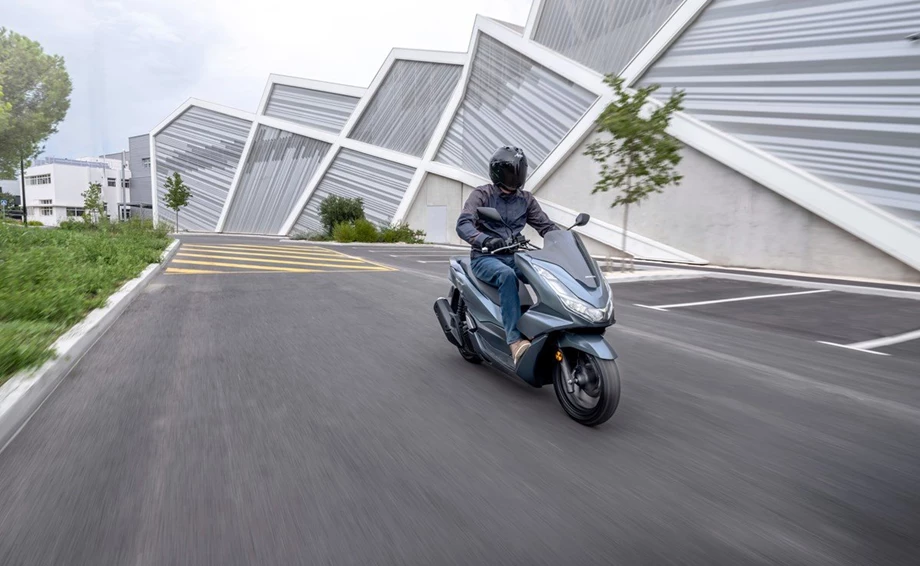 HONDA SEMMLER - 2021er PCX 125 ! NEU ! Bild 8: HONDA SEMMLER - 2021er PCX 125 ! NEU !