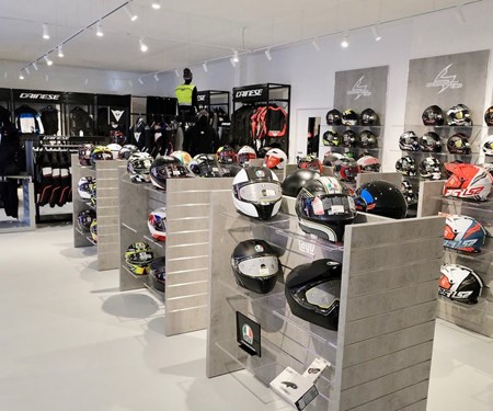 Einzelhandel 1.April-2.Mai geschlossen, Großhandel Karfreitag 2.April geschlossen Einzelhandel 1.April-2.Mai geschlossen, Großhandel Karfreitag 2.April geschlossen