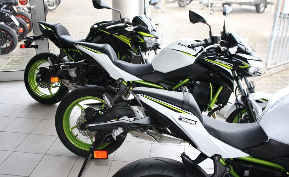 2021er Kawasaki Modelle eingetroffen Bild 11: 2021er Kawasaki Modelle eingetroffen