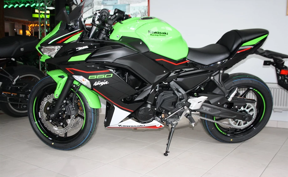 2021er Kawasaki Modelle eingetroffen Bild 5: 2021er Kawasaki Modelle eingetroffen