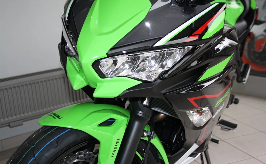 2021er Kawasaki Modelle eingetroffen Bild 7: 2021er Kawasaki Modelle eingetroffen