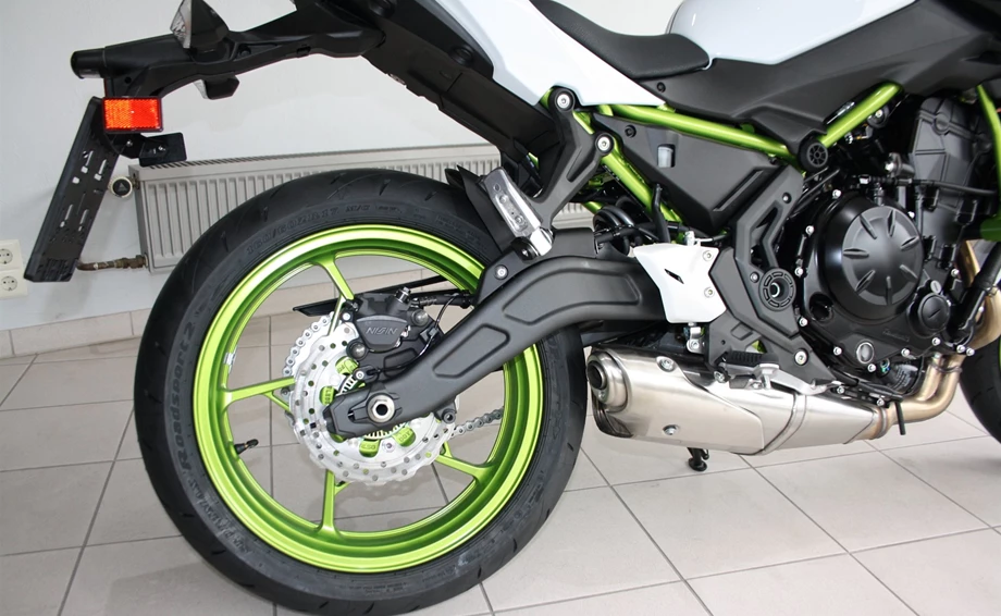 2021er Kawasaki Modelle eingetroffen Bild 4: 2021er Kawasaki Modelle eingetroffen