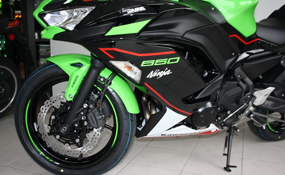 2021er Kawasaki Modelle eingetroffen Bild 8: 2021er Kawasaki Modelle eingetroffen