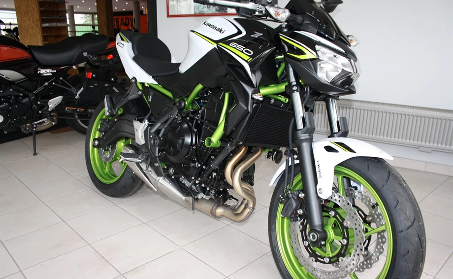 2021er Kawasaki Modelle eingetroffen Bild 1: 2021er Kawasaki Modelle eingetroffen