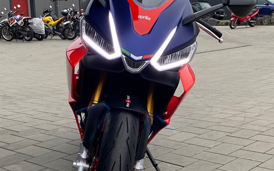 APRILIA RS 660 EINGETROFFEN - Bild 2 APRILIA RS 660 EINGETROFFEN - Bild 2