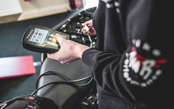 Motorradservice aus (IDM)-Meisterhand gefällig? Ab sofort auch Jahresservice bei MB Bike Performance! - Bild 4 Motorradservice aus (IDM)-Meisterhand gefällig? Ab sofort auch Jahresservice bei MB Bike Performance! - Bild 4