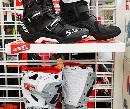 Neue LEATT  Crossstiefel stehen für euch bereit!!