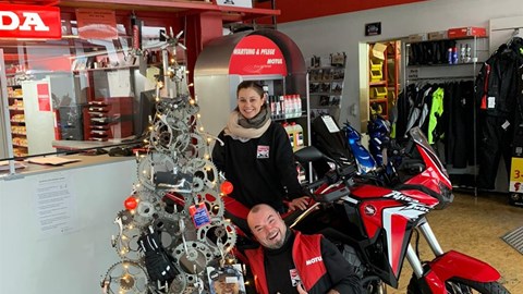 Unser Weihnachtsbaum ist aufgebaut :-)