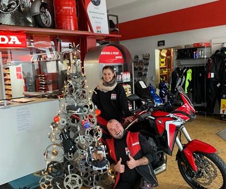 Unser Weihnachtsbaum ist aufgebaut :-)