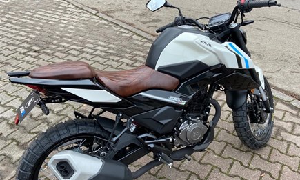 Neue 125ccm FK Motors Street Scrambler 125 Heck Umbau Weiß 125er