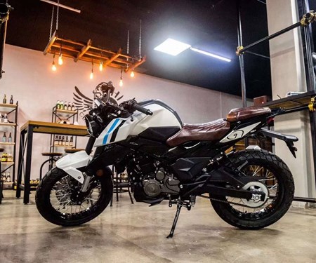 2999.- für neue 125er Street Scrambler von FK Motors in Weiß
