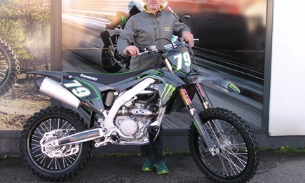 Die edle graue Eminez ist bereit für die MX-Strecken!