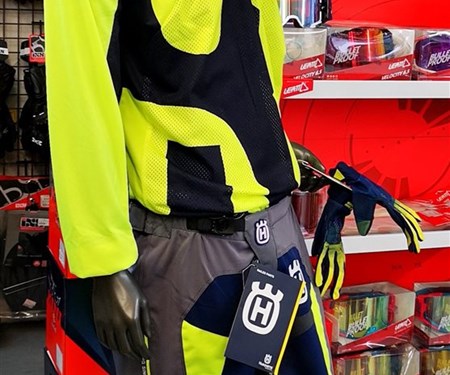 Motocross Vollausstattung bei uns erhältlich! Click & Collect