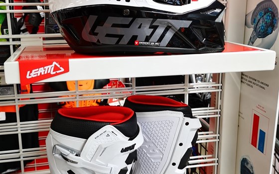 LEATT Motocrossstiefel | Motocrossbrillen | Motocross?helm   - Bild 3