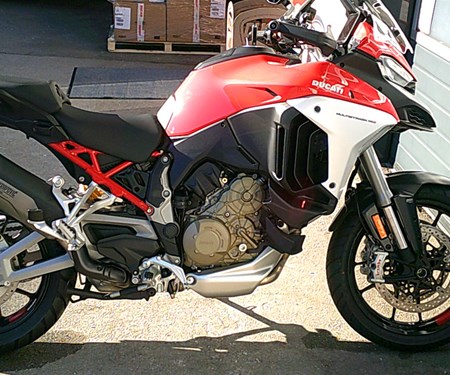 MULTISTRADA V4 S T-Full eingetroffen! 