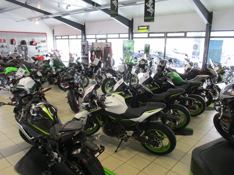 ENDLICH ! Wieder eine Lieferung von weiteren 2021-KAWASAKI & DUCATI Bikes !  Los geht's !!! Bild 14: ENDLICH ! Wieder eine Lieferung von weiteren 2021-KAWASAKI & DUCATI Bikes !  Los geht's !!!