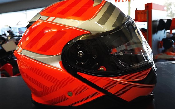 Shoei Neotec II neu eingetroffen !! - Bild 1 Shoei Neotec II neu eingetroffen !! - Bild 1