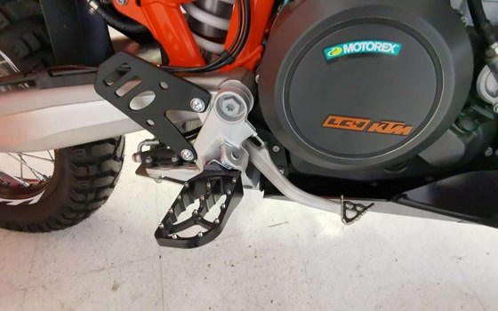 Umbau von 690 Enduro R auf 690 Rally R - Bild 4 Umbau von 690 Enduro R auf 690 Rally R - Bild 4