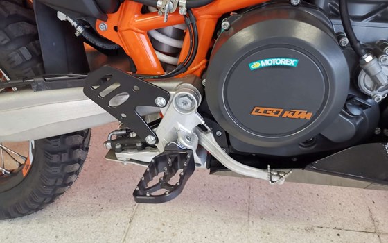 Umbau von 690 Enduro R auf 690 Rally R - Bild 12 Umbau von 690 Enduro R auf 690 Rally R - Bild 12