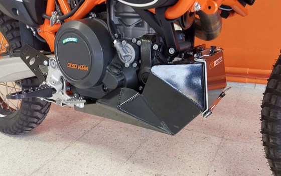 Umbau von 690 Enduro R auf 690 Rally R - Bild 13 Umbau von 690 Enduro R auf 690 Rally R - Bild 13