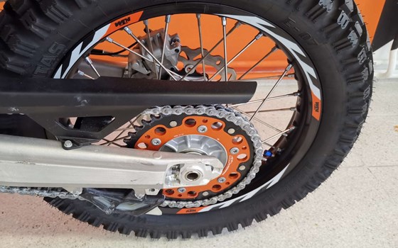 Umbau von 690 Enduro R auf 690 Rally R - Bild 16 Umbau von 690 Enduro R auf 690 Rally R - Bild 16