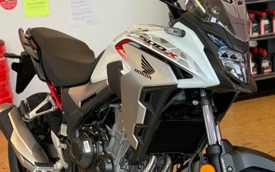 Honda CB500X Modell 2021 in Pearl Metalloid White - Bild 2