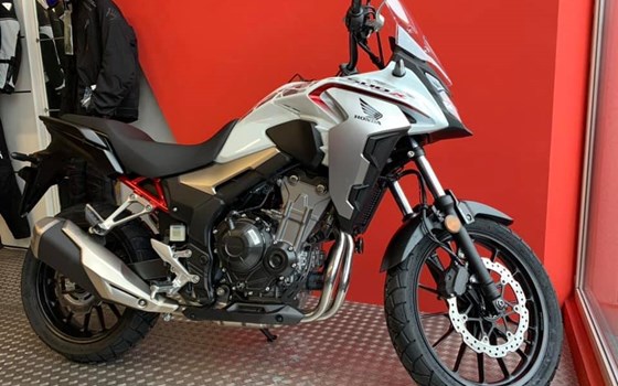 Honda CB500X Modell 2021 in Pearl Metalloid White - Bild 1