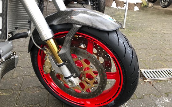 Hier haben wir eine Ducati Monster S4R aus 2004 mit nur 2179 Km wieder aufbereitet. Die Monsterserie war eine der schönsten von Ducati  - Bild 15