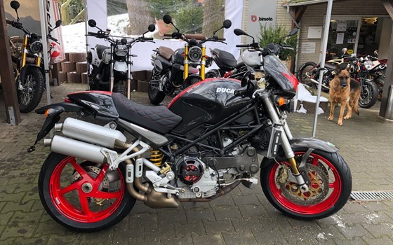 Hier haben wir eine Ducati Monster S4R aus 2004 mit nur 2179 Km wieder aufbereitet. Die Monsterserie war eine der schönsten von Ducati  - Bild 18
