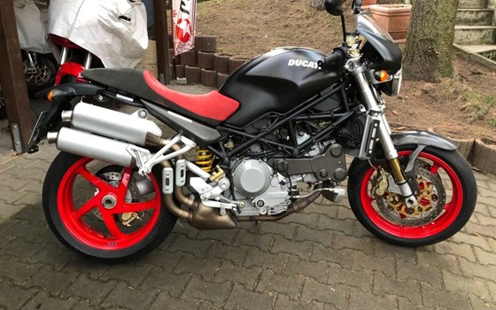 Hier haben wir eine Ducati Monster S4R aus 2004 mit nur 2179 Km wieder aufbereitet. Die Monsterserie war eine der schönsten von Ducati  - Bild 7