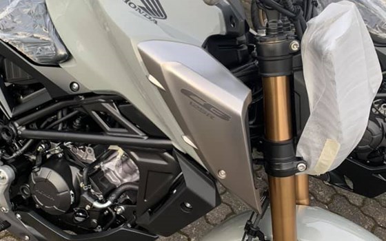 Neue Lieferung! CB125R in den neuen Farben - Bild 1