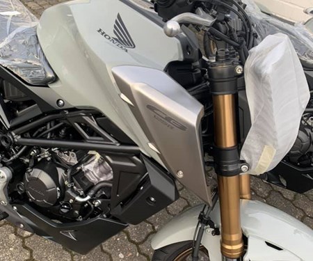 Neue Lieferung! CB125R in den neuen Farben