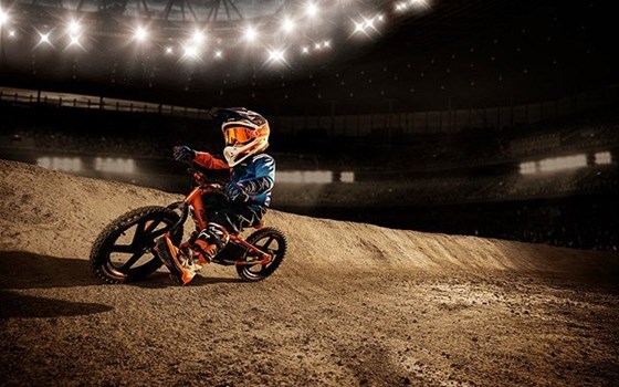 ELEKTRISCHEN LAUFRAD KTM FACTORY REPLICA STACYC / ab jetzt erhältlich - Bild 4